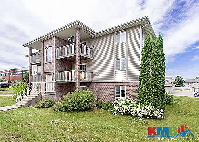 21 Westside Dr — Photo 1