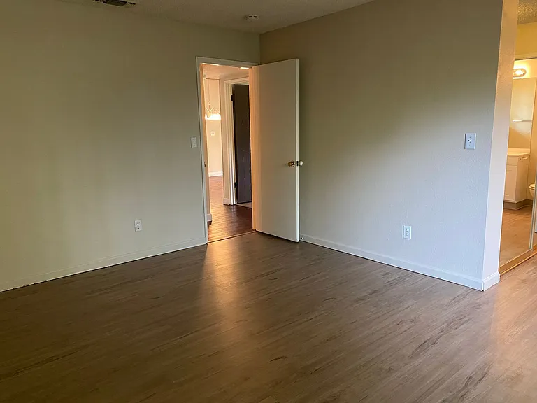 6832 & 6834 Trovita Way — Photo 11