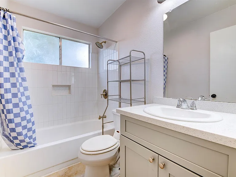 10703 Highland Woods Dr — Photo 13