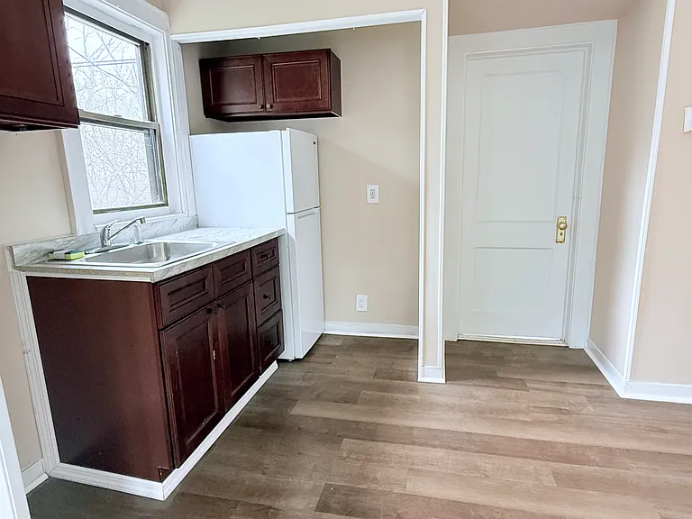 210 Cromwell Hill Rd #4 — Photo 3
