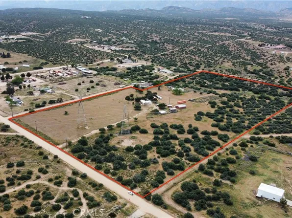 8288 White Rd, Phelan, CA 92371