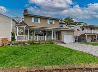 313 Waterside Rd, Northport, NY 11768