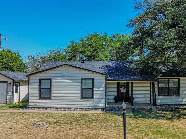 1813 Clear Lake Rd, Weatherford, TX 76086