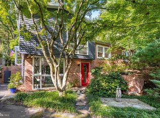 7316 Rippon Rd, Alexandria, VA 22307