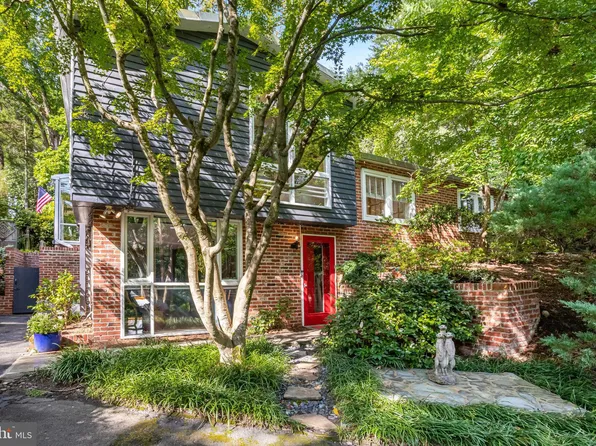 7316 Rippon Rd, Alexandria, VA 22307