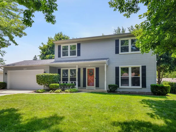 1326 Chestnut Ridge Dr, Naperville, IL 60540