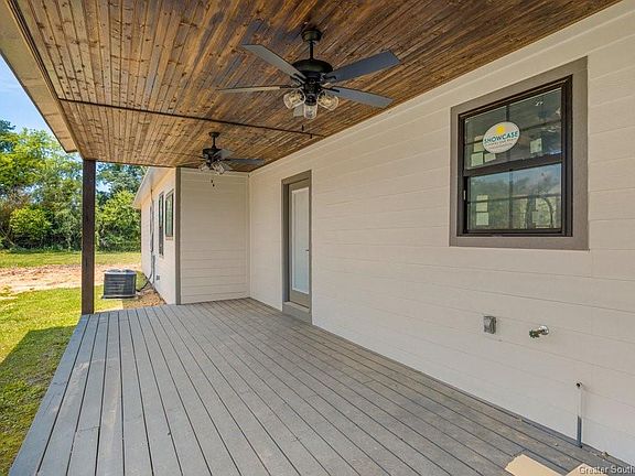 3rd image of 1502 Driftwood Ln