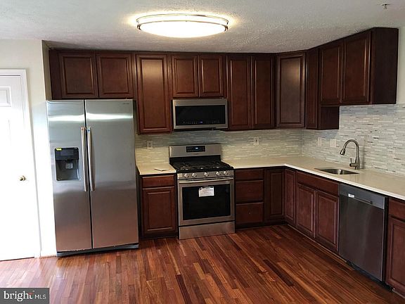 2nd image of 30 Blackfoot Ct