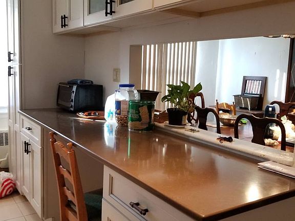 4th image of 10111 Seaview Ave
