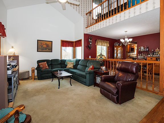 4th image of 1304 S Hershey Rd