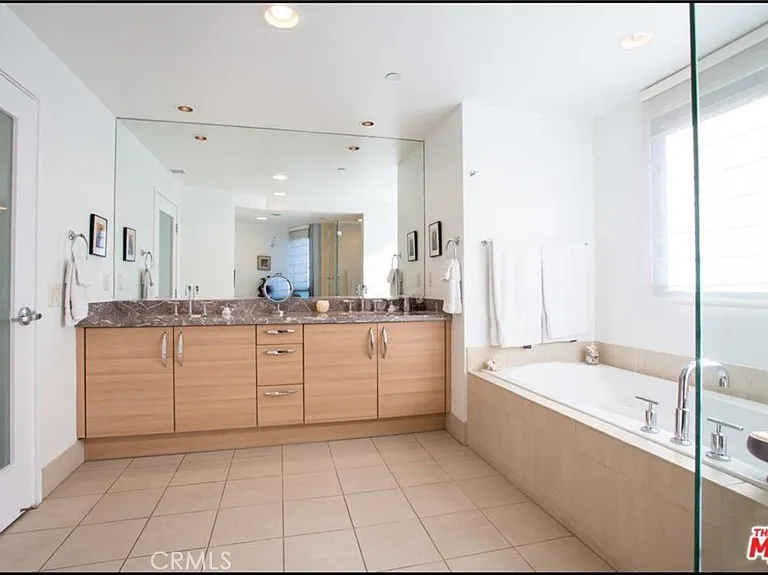 13650 Marina Pointe Dr #1605 — Photo 15