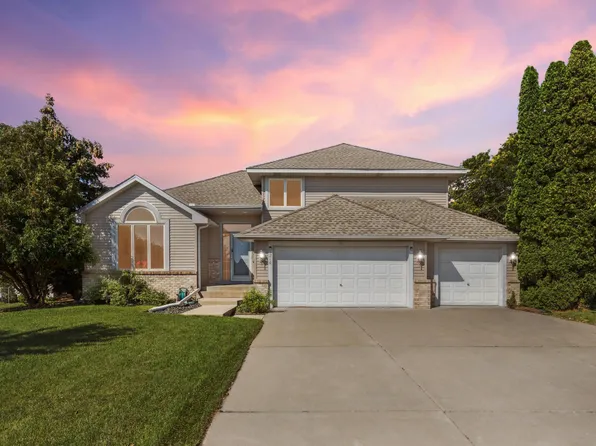 1216 Summit Ct, Saint Paul, MN 55109