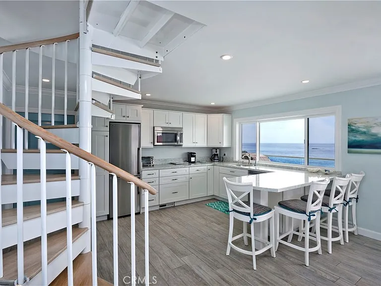 1249 Ocean Front #D — Photo 12