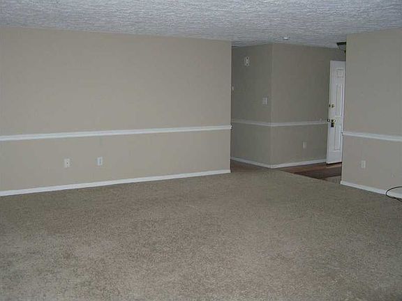 4th image of 4126 Hollow Creek Dr