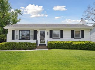 2625 Matthew Dr SW, Cedar Rapids, IA 52404