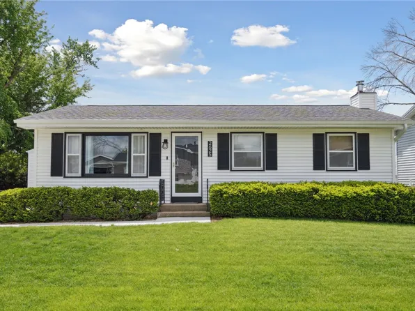 2625 Matthew Dr SW, Cedar Rapids, IA 52404