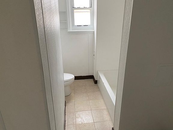 3rd image of 1822 Pennsylvania Ave #3
