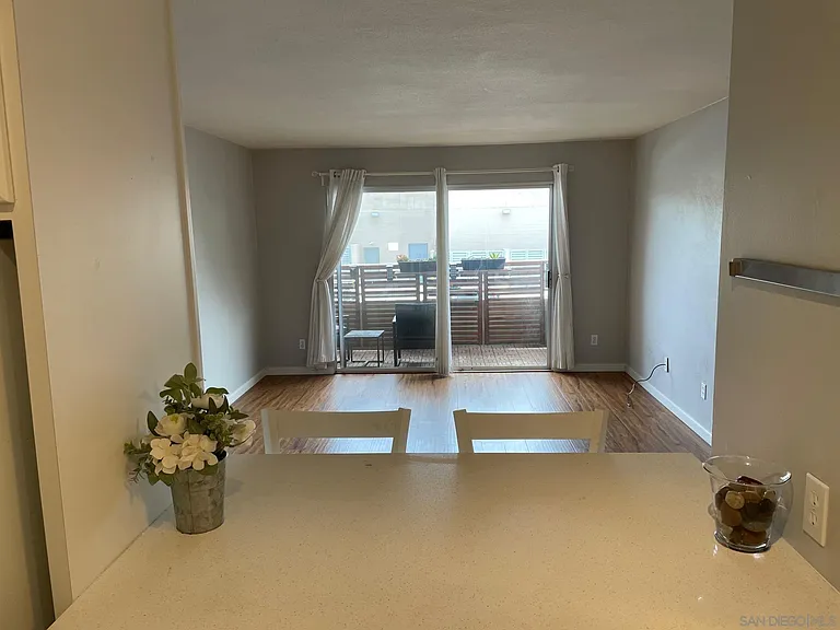 1645 Emerald St #1L — Photo 36