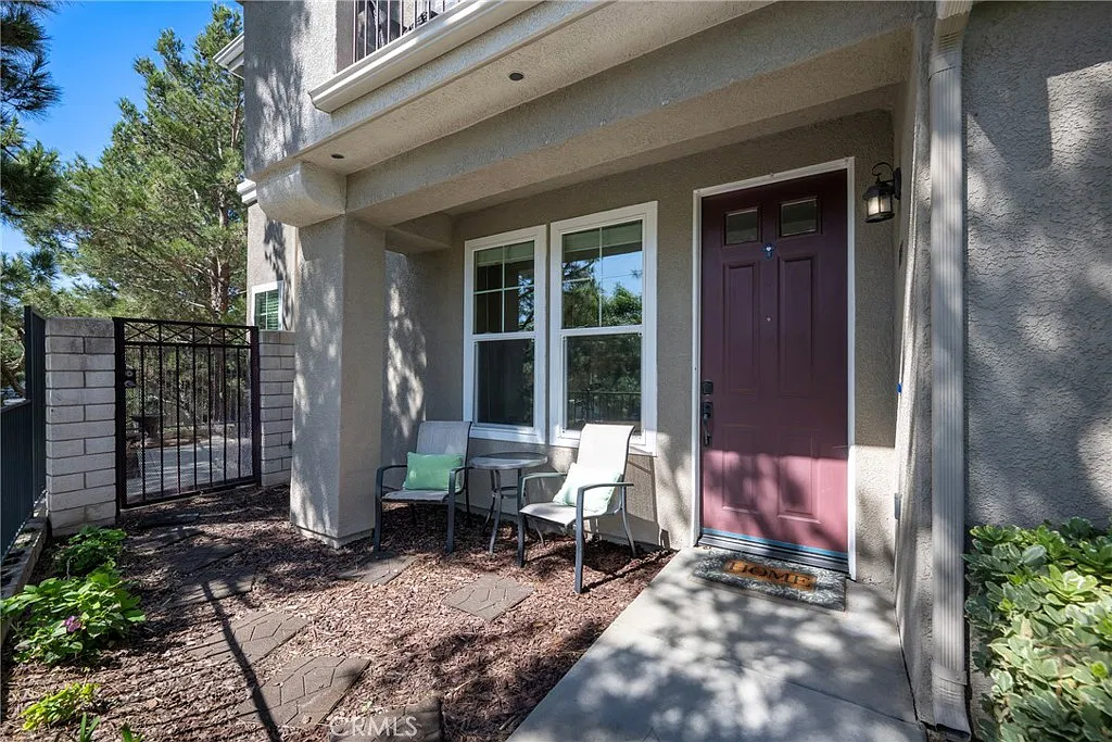 2 bed, 866 sqft, $3,000 — Photo 2