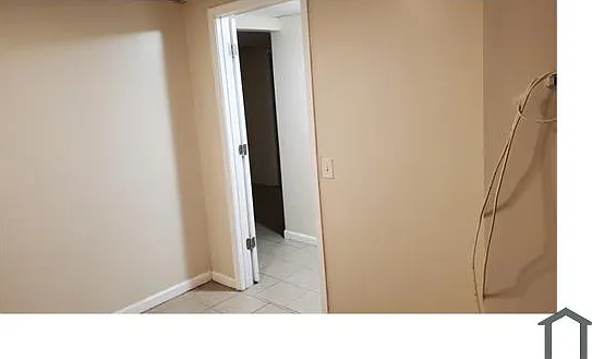 3 bed, 1000 sqft, $3,200 — Photo 3
