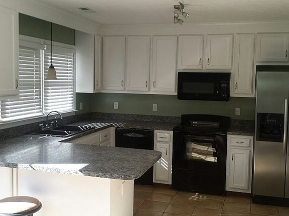 5th image of 761 Michelle Dr