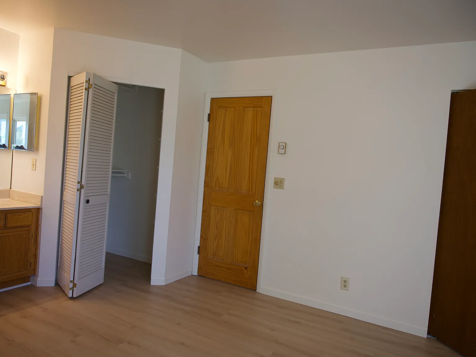 3 bed, 1900 sqft, $3,100 — Photo 4
