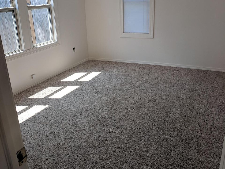 2nd image of 848 N Florence Pl