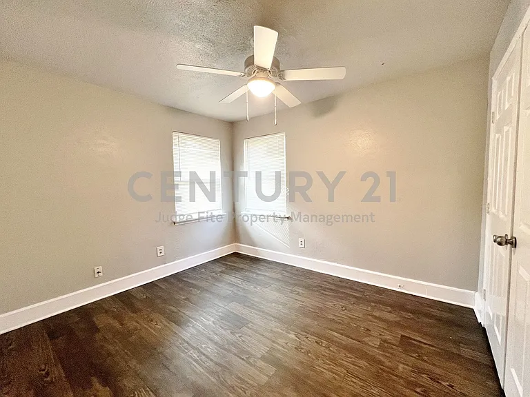 5301 Mansel Ln — Photo 15