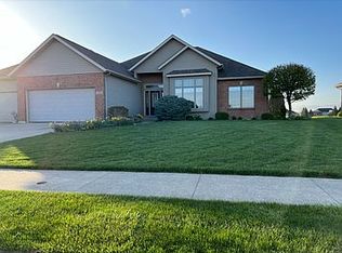 2056 Golfview Dr, Celina, OH 45822