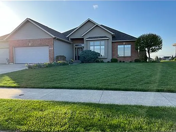 2056 Golfview Dr, Celina, OH 45822