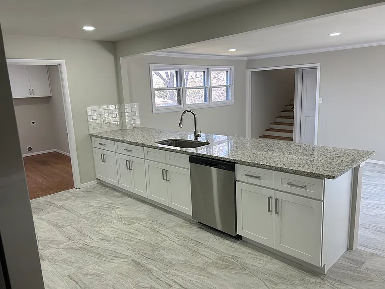 3404 Martin Lydon Ave — Photo 3