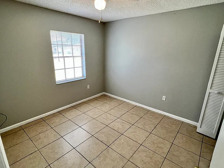 515 Oregon Ave — Photo 8
