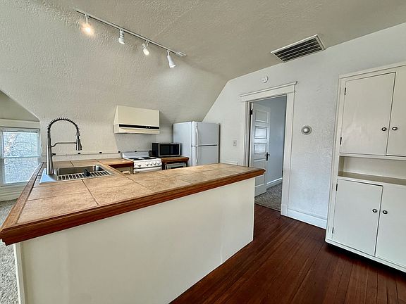 5th image of 3415 Locust St #4