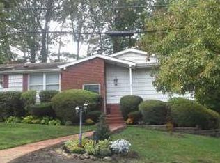 188 Wood Rd, Englewood Cliffs, NJ 07632