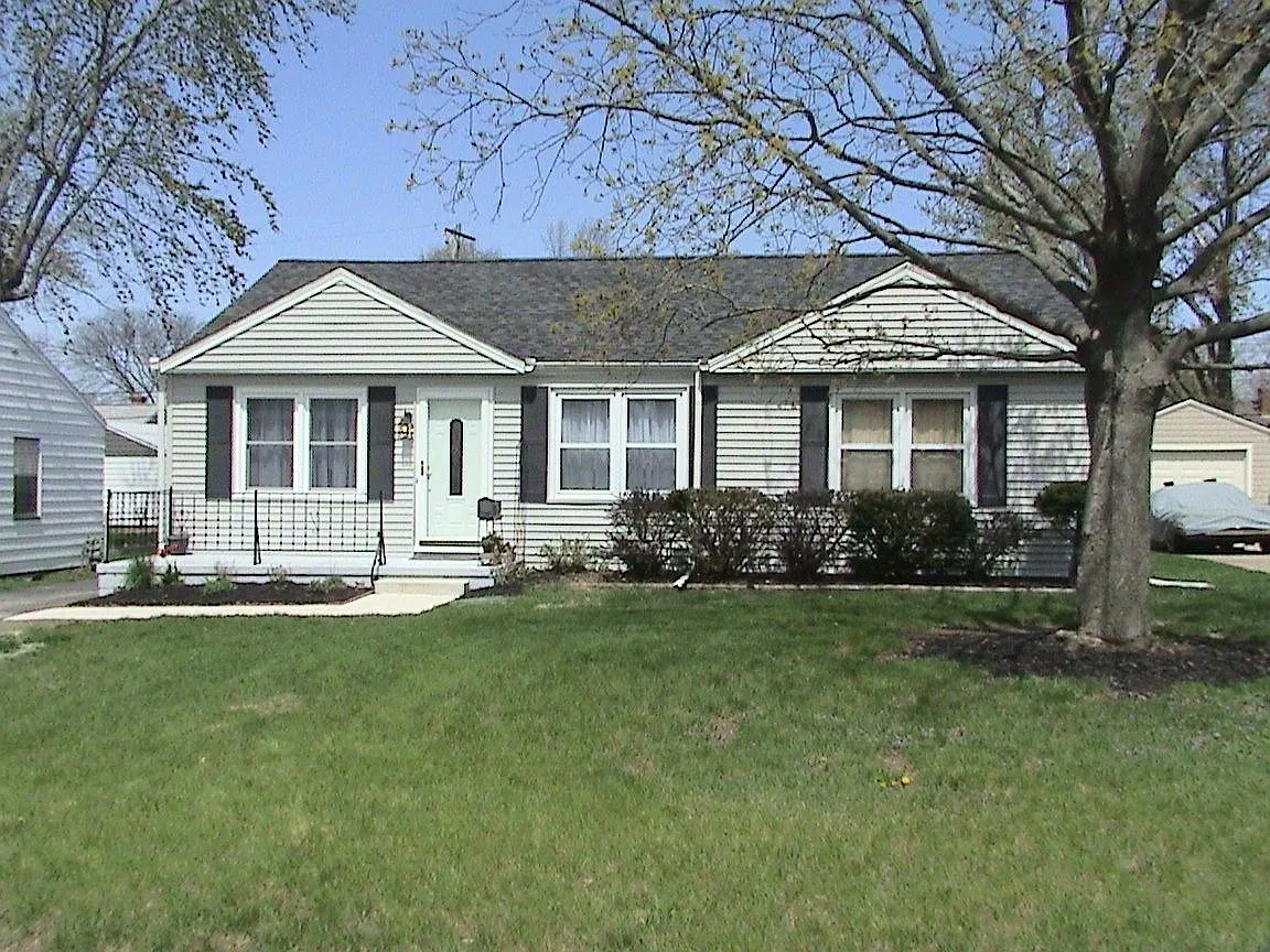 1023 E Tripp Ave photo 1