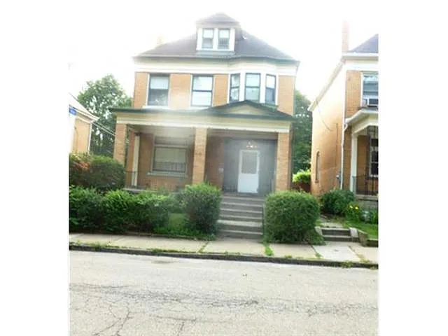 1019 N Saint Clair St photo 1