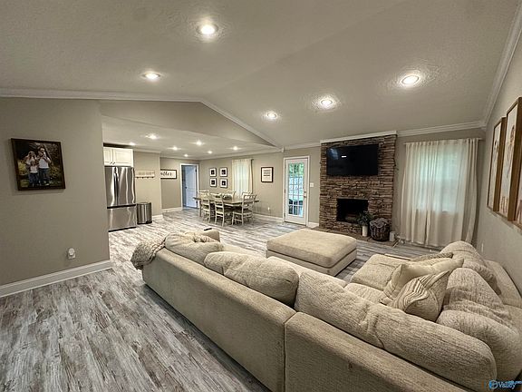5th image of 4089 Skylark Cir S