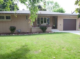 529 W Lawn Blvd, Manitowoc, WI 54220