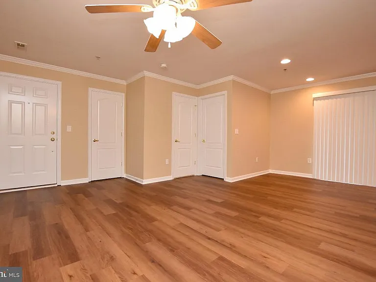342 Nicholas Dr — Photo 6