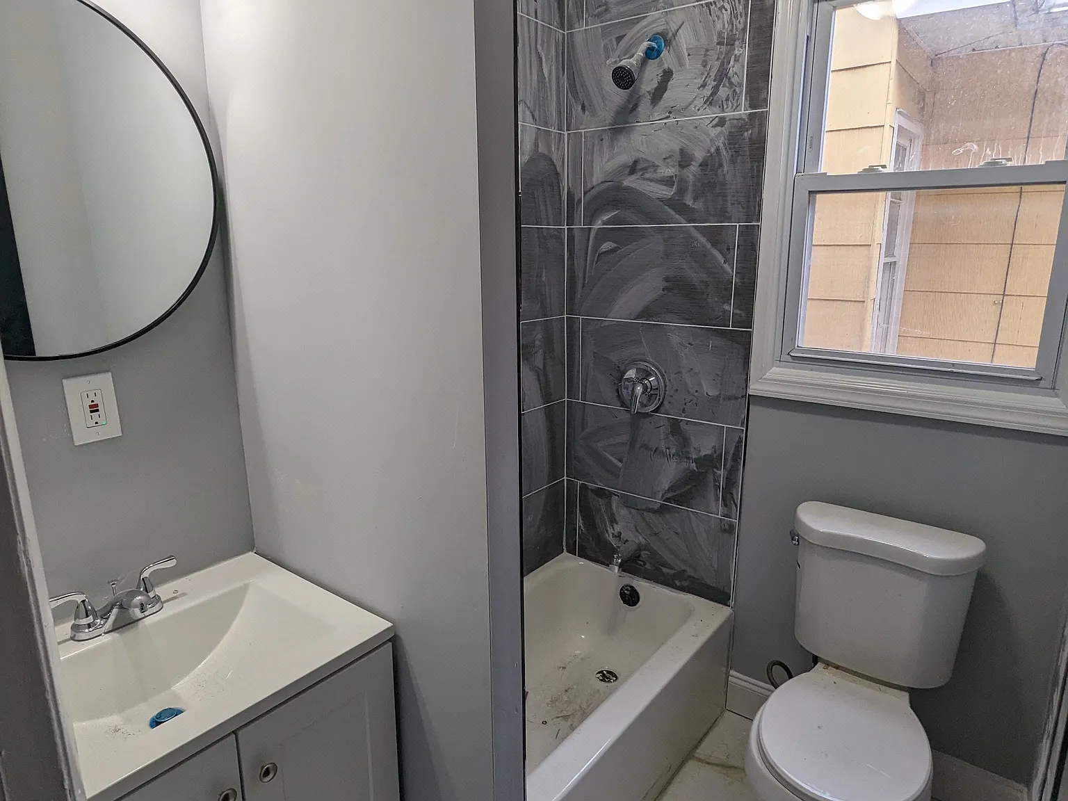 3 bed, $2,200 — Photo 2