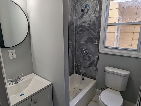 2nd image of 40 Halstead St #2L