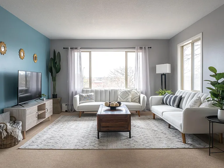 5136 Hiawatha Ave #201 — Photo 3