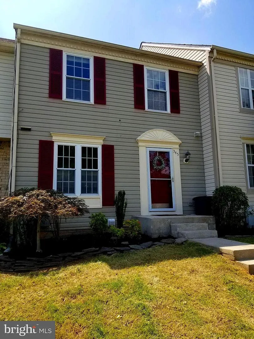 345 Overlea Pl photo 1