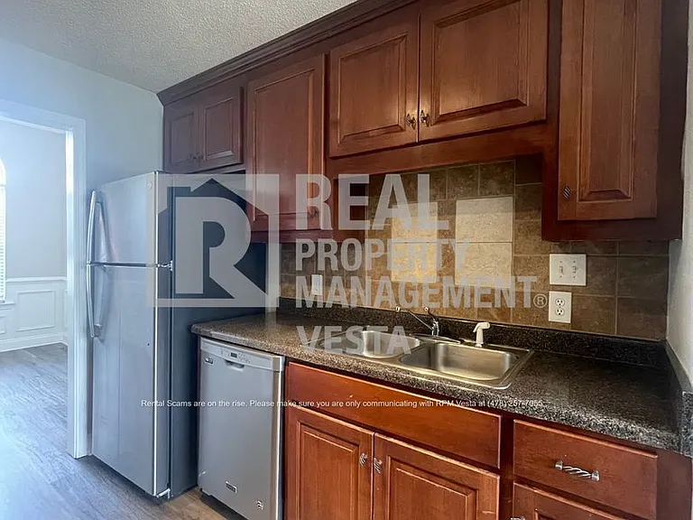 313 Canterfield Dr — Photo 6