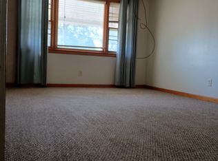 434 N 8th St APT 3, Beatrice, NE 68310