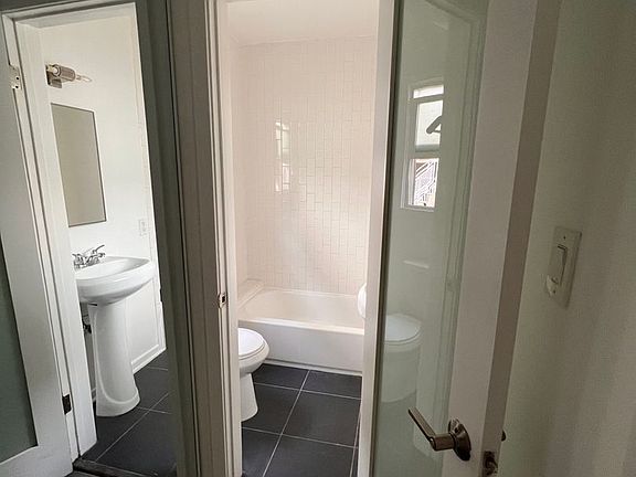 4th image of 990 Palm Ave APT 12