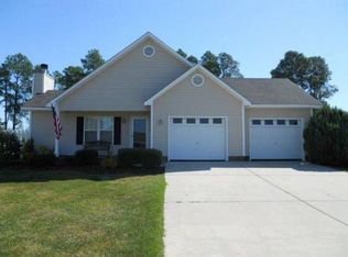 802 S Buckeye Dr, Raeford, NC 28376