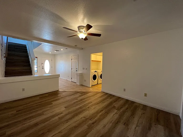 5561 Anticipation Ct — Photo 4