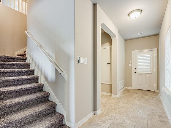 4th image of 260 Saltford Dr