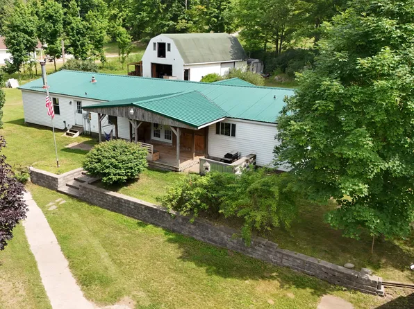 6414 W 18th Rd, Mesick, MI 49668